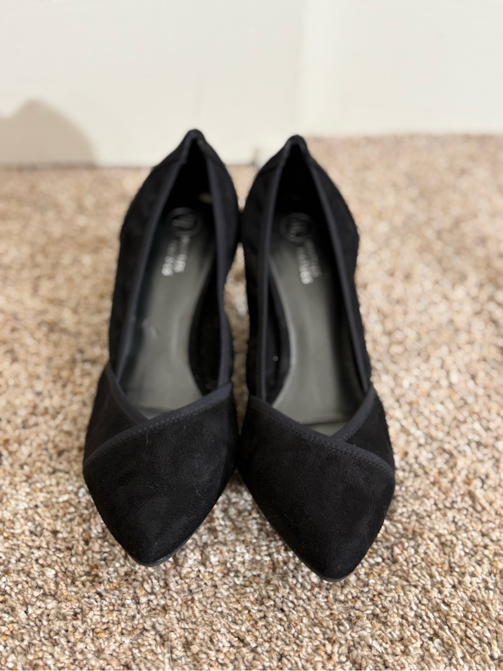 Mootsies Tootsies Black Pointed Toe Kitten Heels Pumps Size 8M